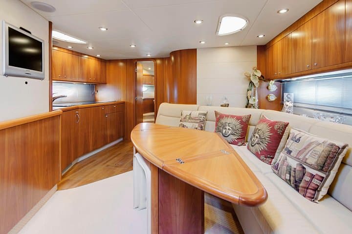 Champagne Yacht Charter on the Algarve Coast: Vilamoura Luxury Cruise photo 3