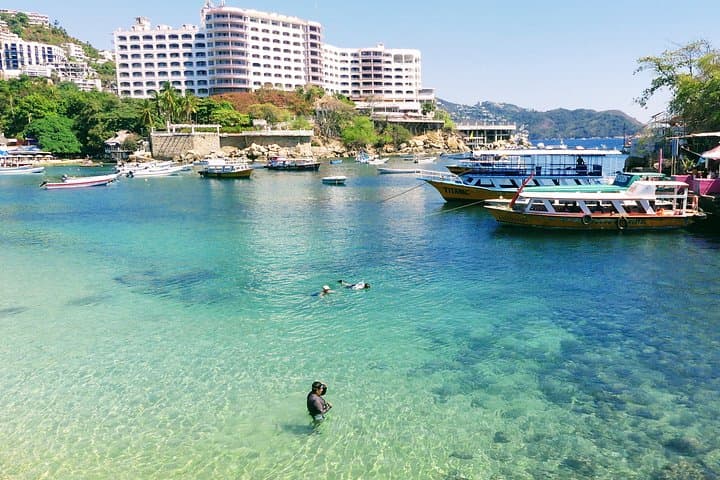 Hiking La Roqueta Island: Half-Day Guided Hike with Lunch in Acapulco photo 3