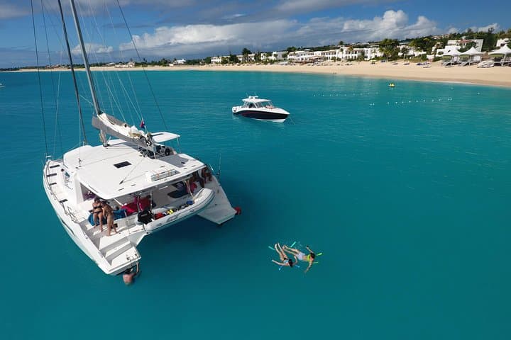 St Maarten Luxury Catamaran: Full-Day Sail, Snorkel & Turtle Swim