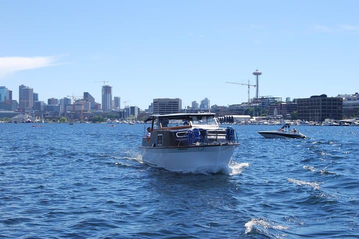 Private One-Hour Seattle Sightseeing Cruise on Lake Union — BYOB photo 3