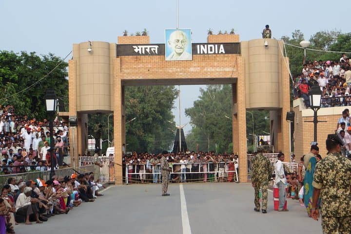 Amritsar in a Weekend: Golden Temple, Wagah Ceremony & City Highlights photo 2