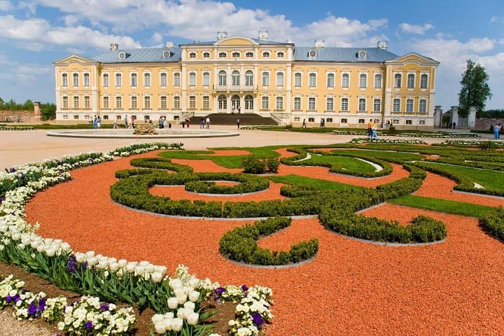 Rundale Palace and Bauska Castle Day Tour from Riga