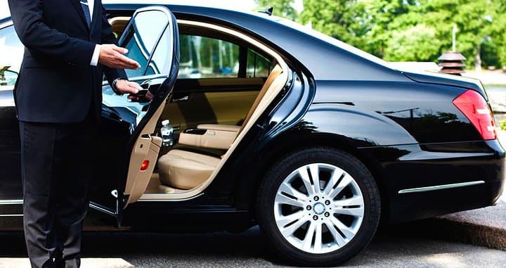 Private Airport Transfer Dubai Airport (DXB) — Meet & Assist Service