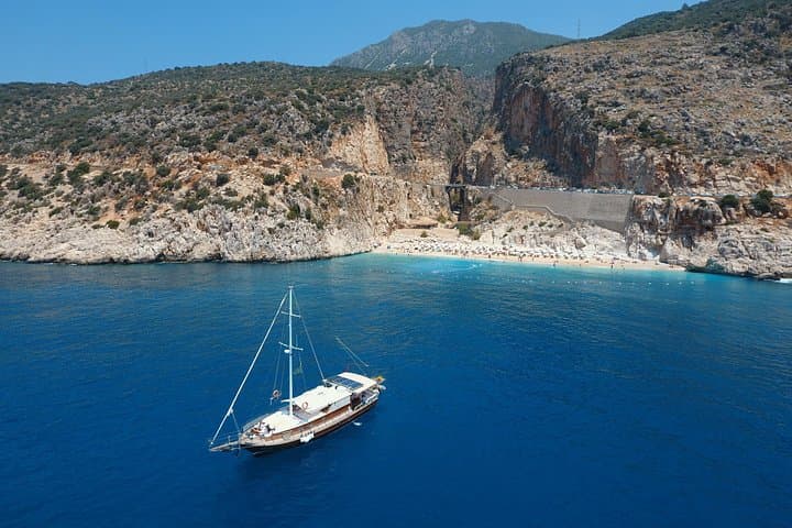 Private Boat Tour to Kaputas Beach and the Blue Cave — Kaş Day Cruise photo 1