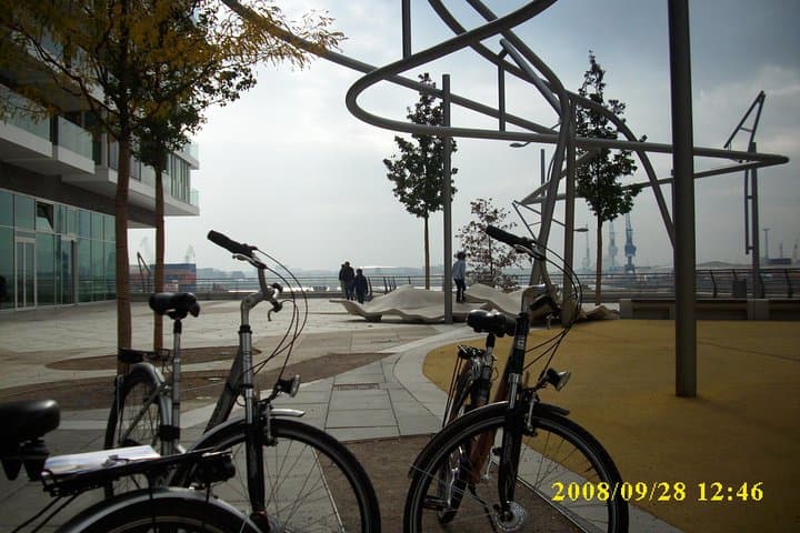 Guided Hamburg Bike Tour: Explore Sternschanze, St. Pauli & Kontorhaus Districts photo 2