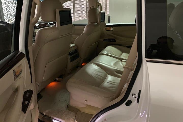 Private Full-Day Vehicle with Driver in Dubai: Customized City & Desert Sightseeing