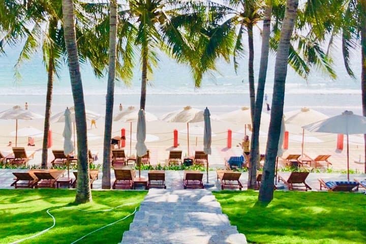 Doc Let Beach & Hot Spring: Full-Day Private Tour from Nha Trang