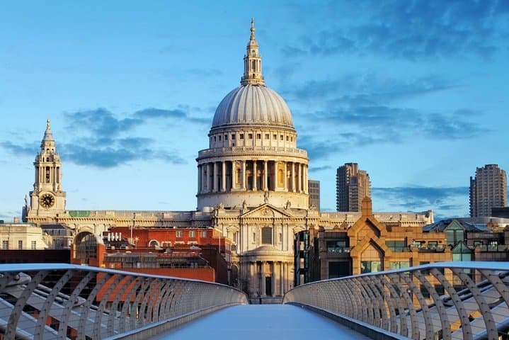 London Full-Day Sightseeing: Changing of the Guard, Tower of London & Thames Cruise photo 2
