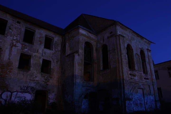 Warsaw Ghost Walking Tour: Haunted Old Town Evening Walk photo 5