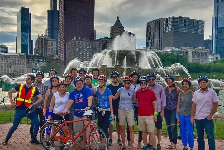 Explore Chicago’s Iconic Landmarks on the Ultimate City Bike Tour photo 3
