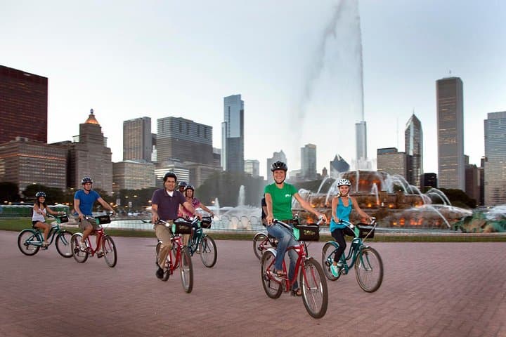 Explore Chicago’s Iconic Landmarks on the Ultimate City Bike Tour photo 2