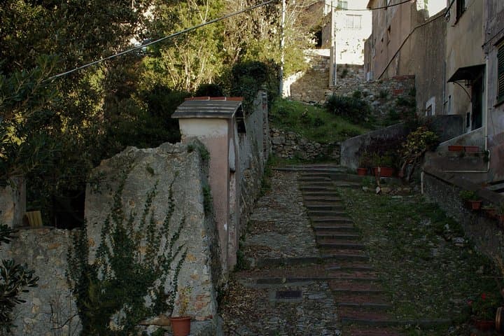 Walking the Creuze: Panoramic Genoa Storyteller Tour photo 2