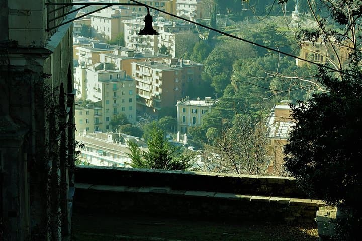 Walking the Creuze: Panoramic Genoa Storyteller Tour photo 4
