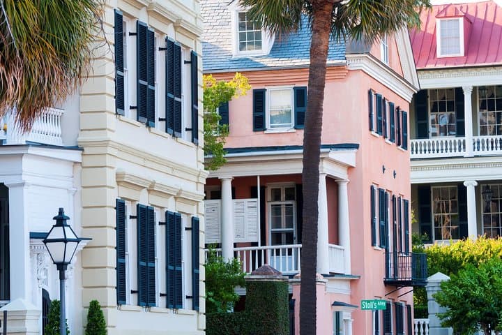 Charleston Alleyways Walking Tour: Hidden Passages & Rainbow Row photo 4