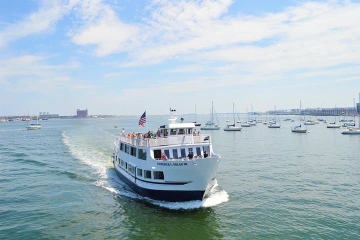 Boston Harbor Historic Sightseeing Cruise — 60-Min Narrated Harbor Tour