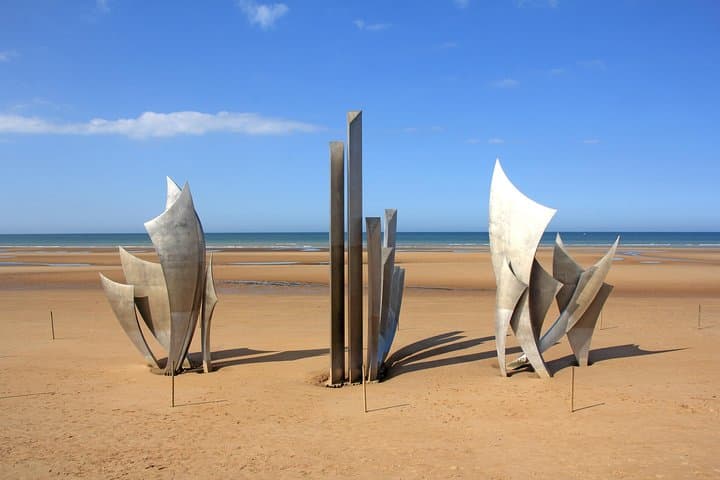 Exploring Normandy's Historic D-Day Sites: A Half-Day Tour from Bayeux