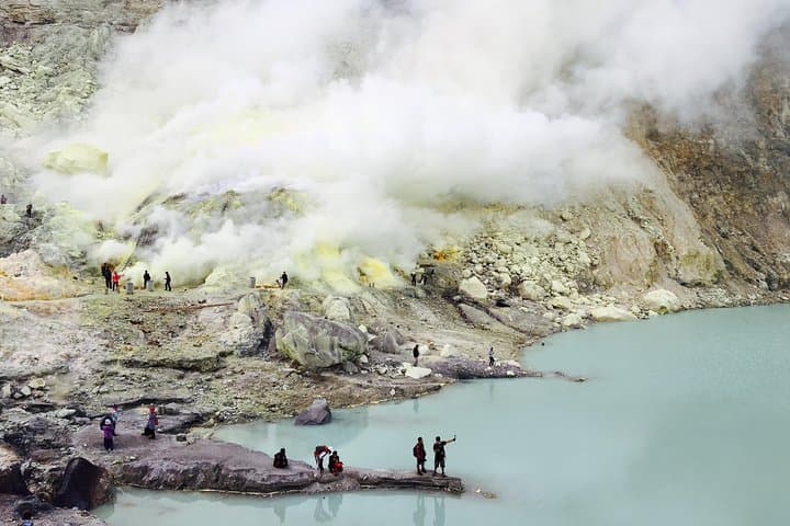 Kawah Ijen Blue Flames Night Hike: 24-Hour Trip from Bali photo 3