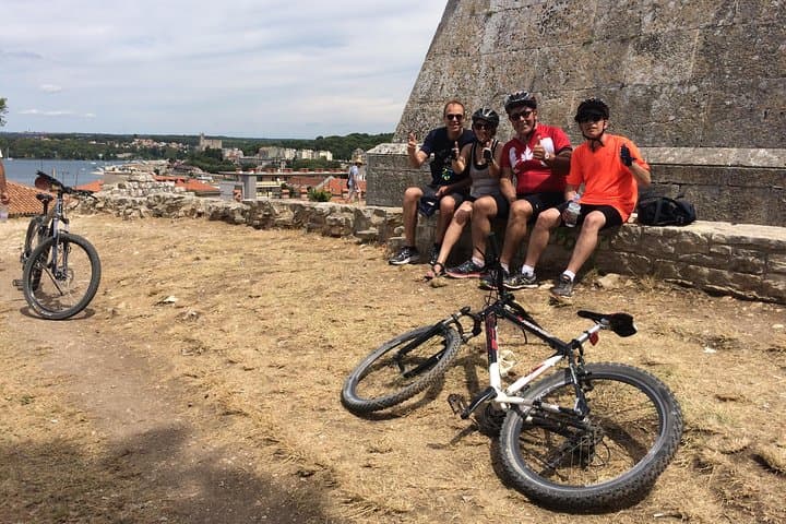 Pula Old Town, Beaches & Fortifications: Coastal Bike Tour from the Arena photo 3