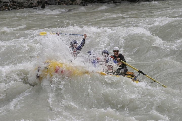 Extreme Whitewater Rafting on Kicking Horse River — Class III–IV Rapids Near Golden, BC photo 4