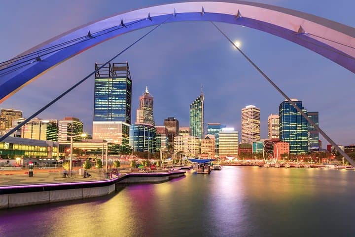 Perth City of Lights: Swan River Dinner Cruise