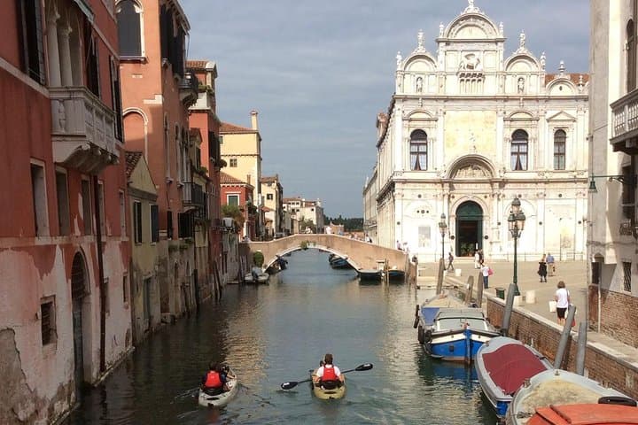 Paddle Venice’s Canals: Guided Kayak Tour from a Local POV photo 2