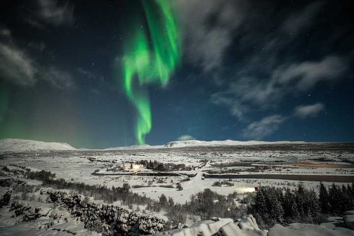Northern Lights Bus Tour from Reykjavik — Hot Chocolate & Aurora Chase photo 3