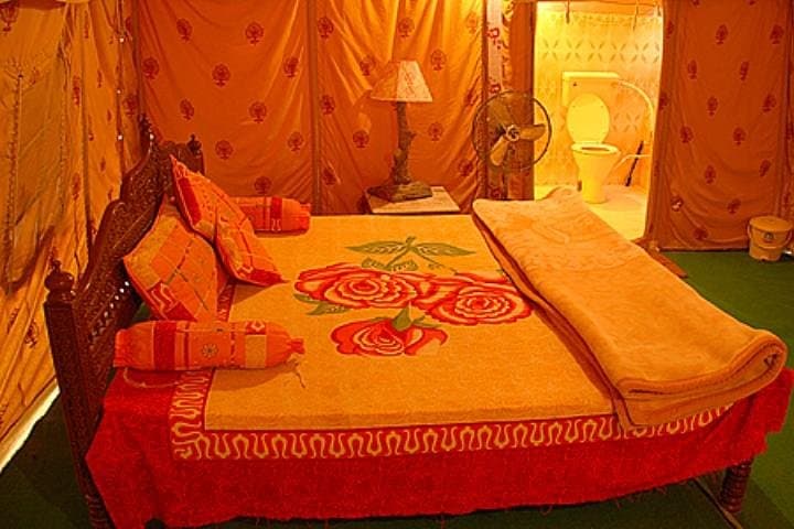 Overnight Swiss-Tent Desert Camp & Camel Safari at Sam Sand Dunes (Jaisalmer) photo 2