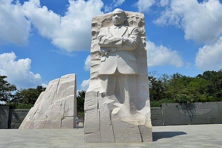 Washington DC Highlights: 4‑Hour Memorials & Museums Small‑Group Tour photo 3