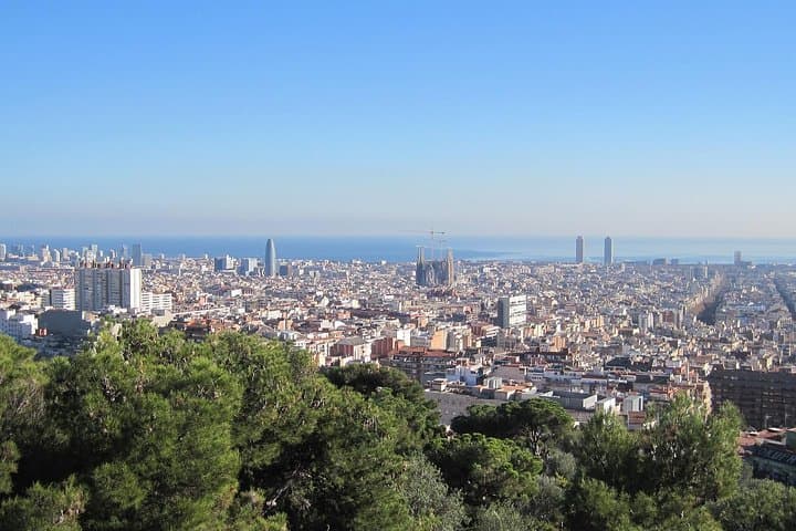 Park Güell Guided Tour: Skip-the-Line Tickets and City Views photo 2
