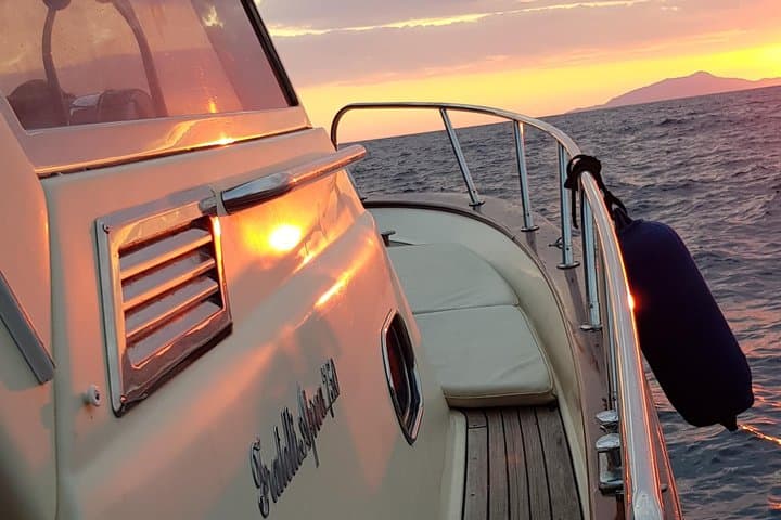 Private Boat Tour of Positano & the Amalfi Coast: Li Galli, Furore & Snorkeling
