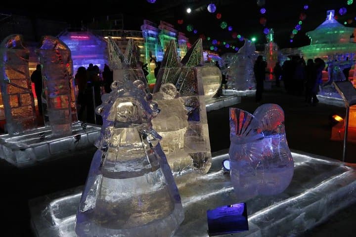 Private Day Tour to Guyaju Cave Dwellings & Longqing Gorge Ice Lantern Festival from Beijing photo 4