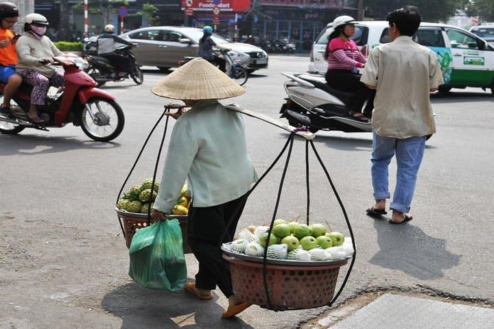 Morning Speedboat Tour of Saigon: Breakfast Cruise, Skyline & Binh Tay Market photo 3