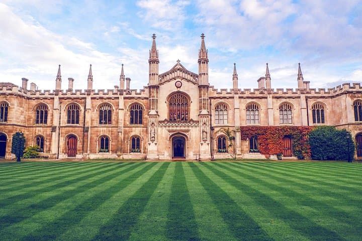 Private Cambridge Day Trip from London — Local-Led Walking, Punting & Colleges photo 2