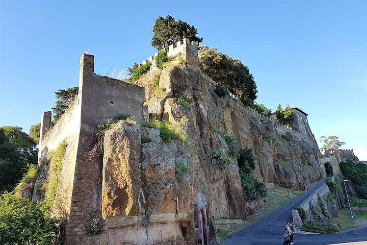 Exploring Etruscan Tombs and Bracciano: Day Trip from Rome photo 3