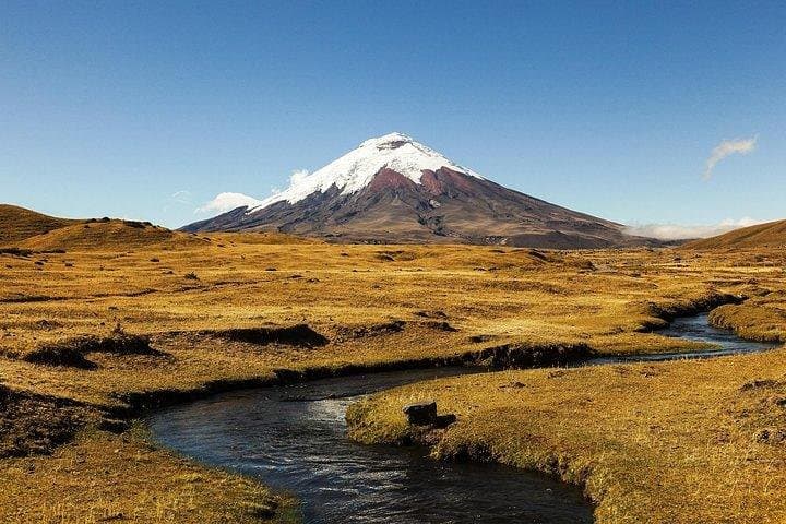 4-Day Andes Circuit: Cotopaxi, Quilotoa, Baños & Devil's Nose Train photo 4