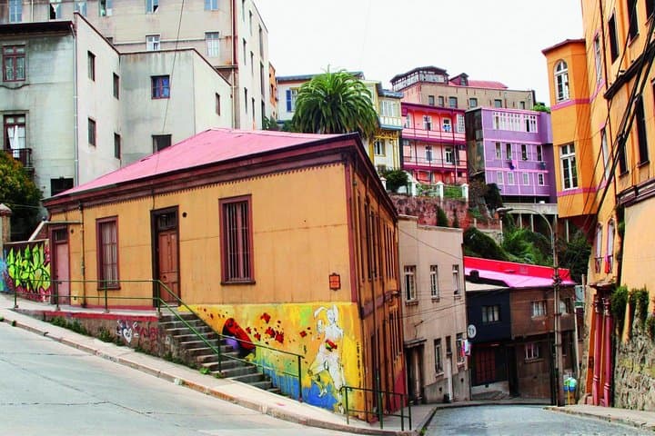 Full-day Valparaíso and Viña del Mar from Santiago — Coastal Hills, Funiculars & Beaches photo 4