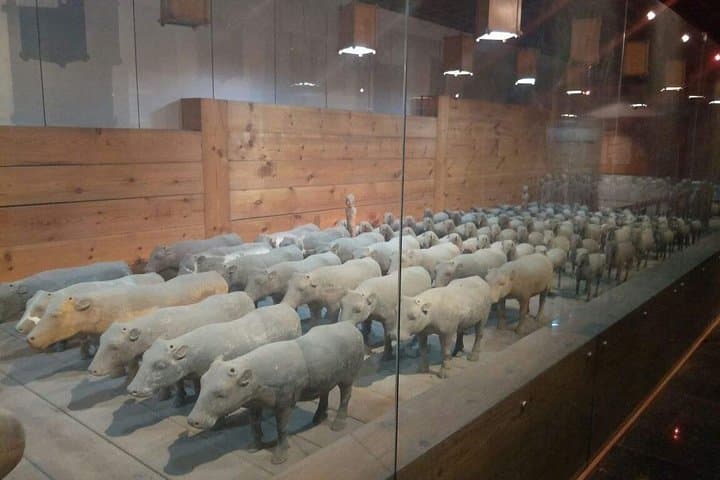 Xi'an Private Day Tour to Terracotta Warriors & Jingdi's Tomb