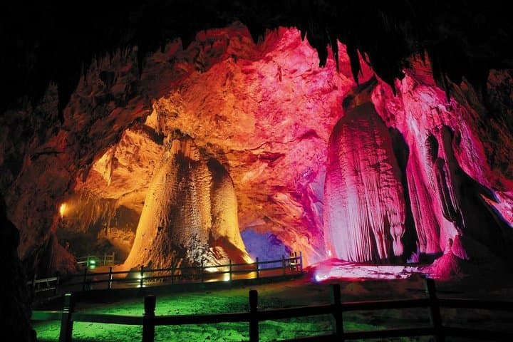 Private Round-Trip Transfer from Beijing to Shihua Karst (Stone Flower) Cave photo 2