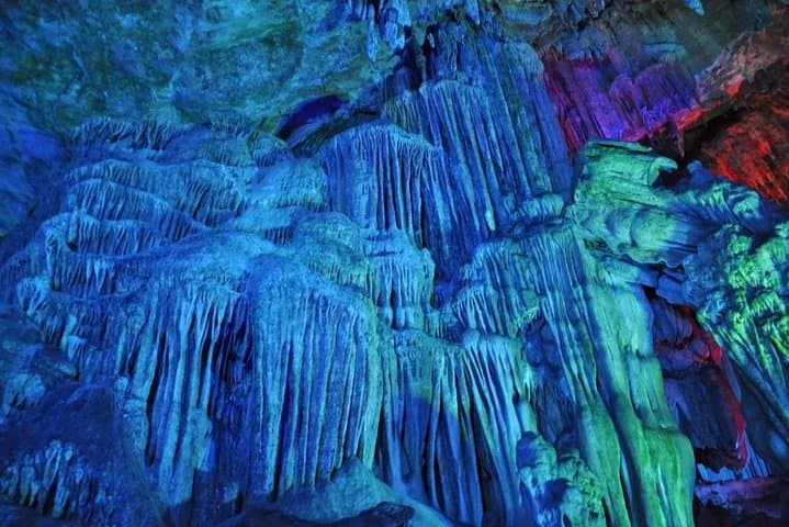 Private Round-Trip Transfer from Beijing to Shihua Karst (Stone Flower) Cave photo 3