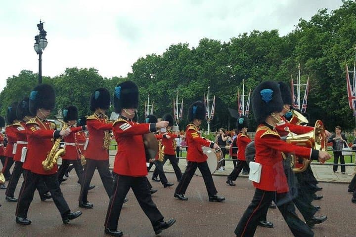 London private chauffeur half-day or full-day vehicle rental for flexible sightseeing photo 5