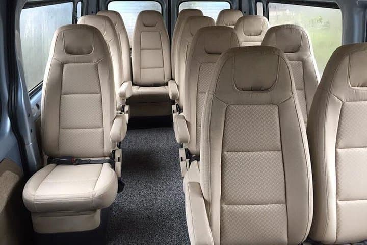 Guilin to Fenghuang Private Transfer: Highway Drive, Hongjiang Stop, and Old-Town Arrival photo 3