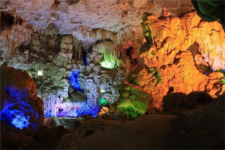 Halong Bay Half-Day Cruise: Kayaking, Thien Cung Cave & Lunch photo 4