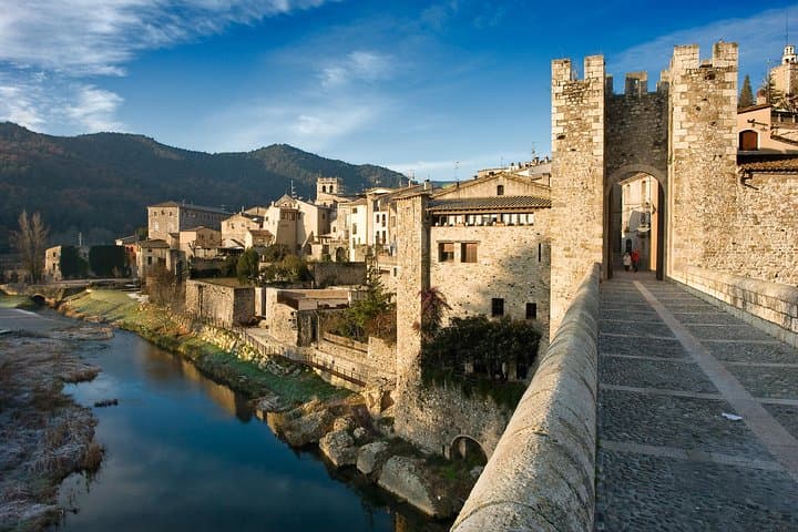 Besalú, Banyoles & Garrotxa Volcanoes Day Trip from Girona photo 6