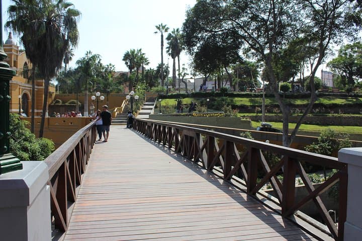Full-Day Lima Experience: Pachacamac, Barranco & Magic Water Circuit photo 4
