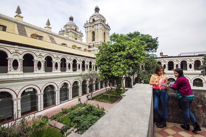 Full-Day Lima Experience: Pachacamac, Barranco & Magic Water Circuit