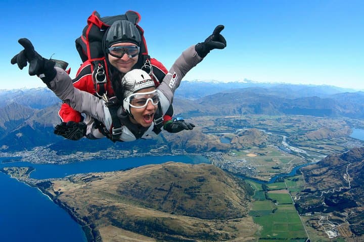 10-Day Adrenalin Tour New Zealand: Skydiving, Bungy, Rafting & Heli MTB