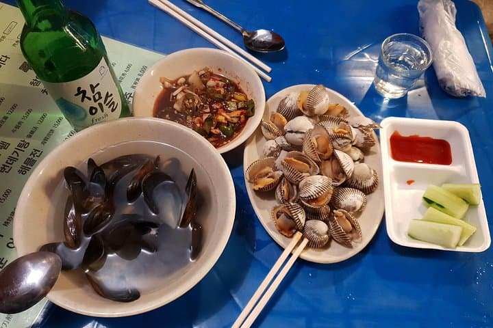 Seoul Alley Eats: Night Walking Tour of Hidden Bars and Markets photo 3