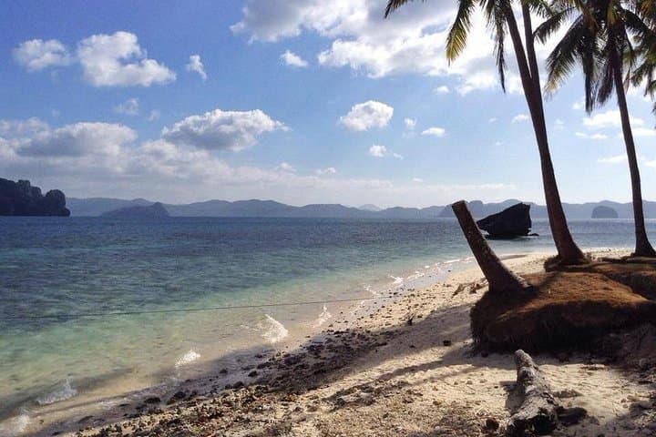 Private El Nido Tour B: Island Hopping to Snake Island, Entalula & the Caves photo 3