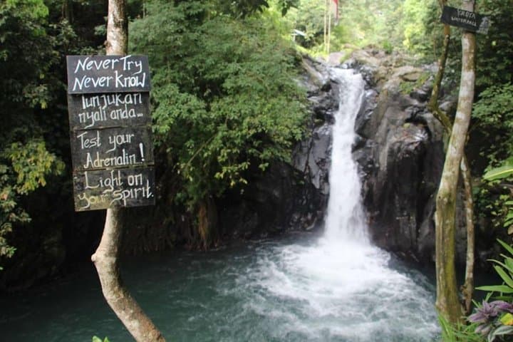 Sambangan Waterfall & Blue Lagoon Trek: Rice Fields, Water Slides and Secret Pools photo 6