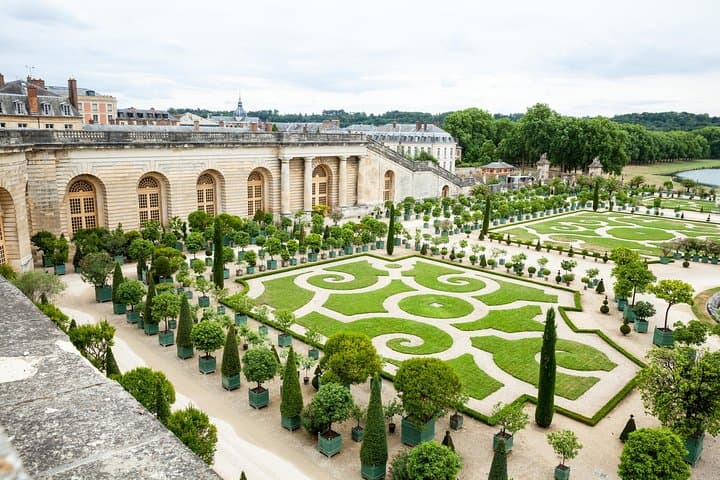 Versailles by Bike: Full-Day Palace, Gardens & Picnic Tour photo 4